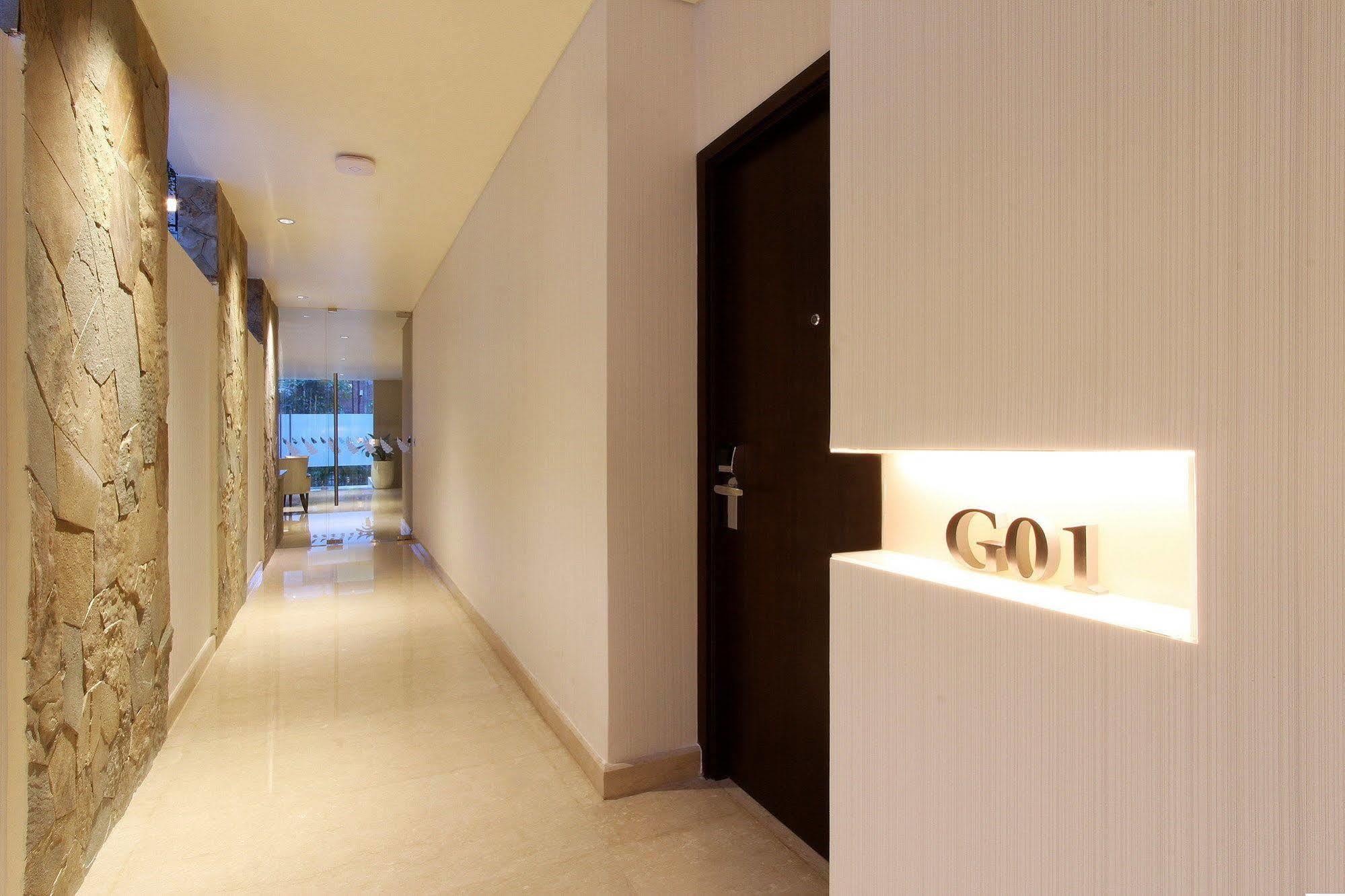 Dwijaya House of Pakubuwono Aparthotel Jakarta Buitenkant foto